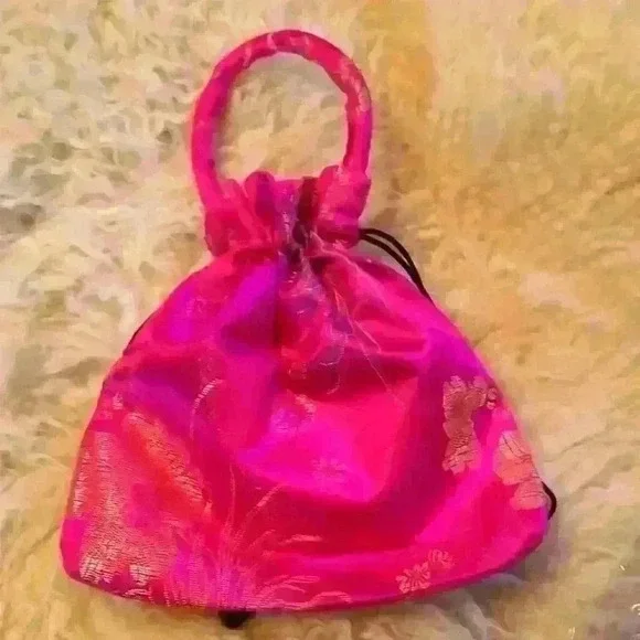 Small silk bag with handle - Picture 2 of 3